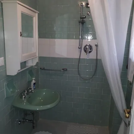 לינה וארוחת בוקר B&B Martini 3*
